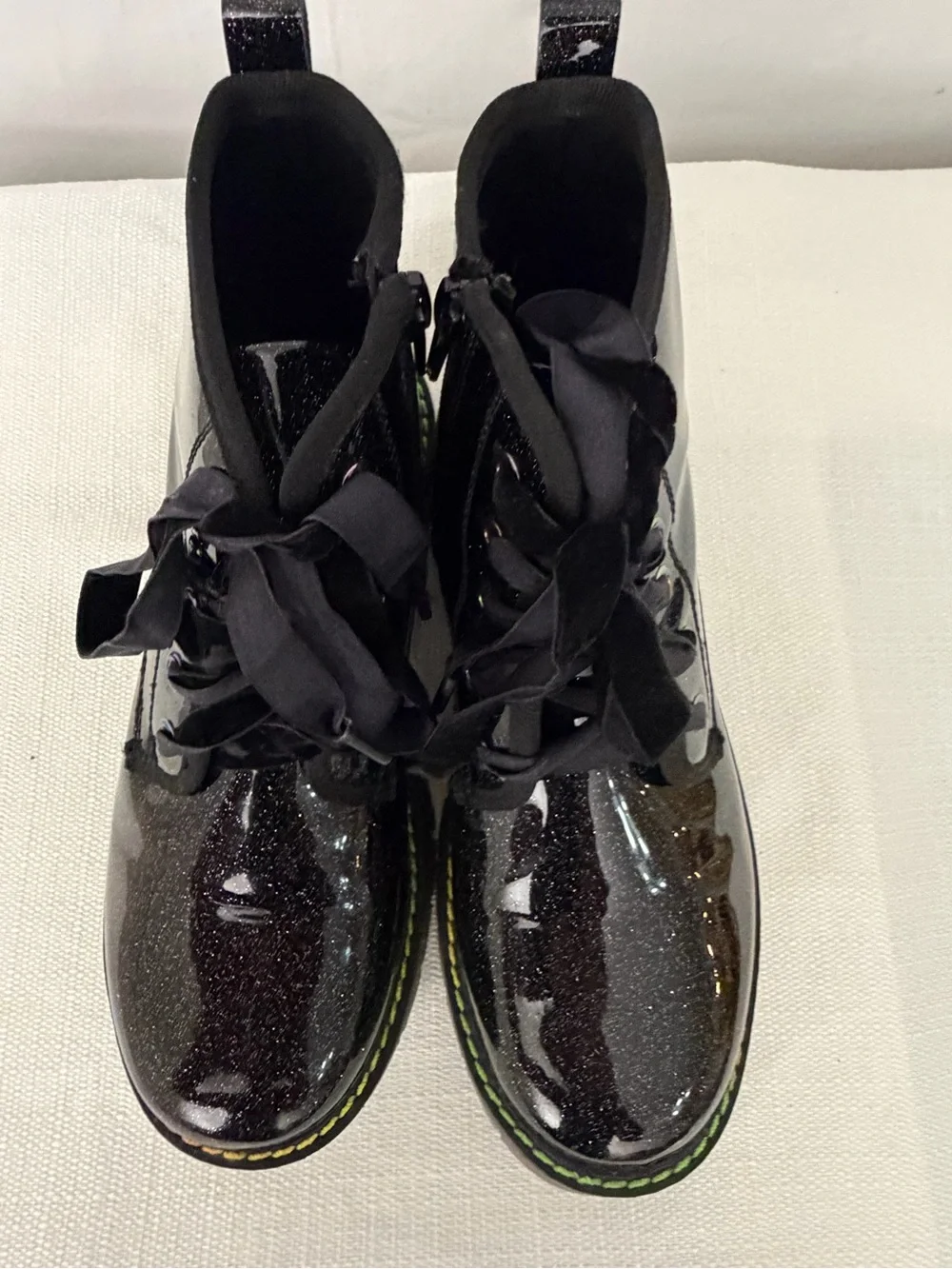Dream Pairs Black Glitter Patent Combat Boots Girls Size 2 Excellent(B248)